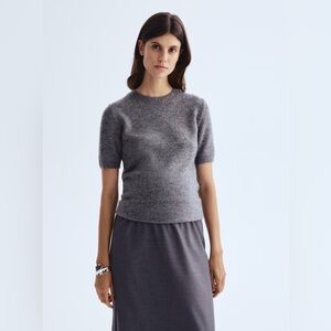 H&M MAMA short-sleeved fine-knit top, Size M